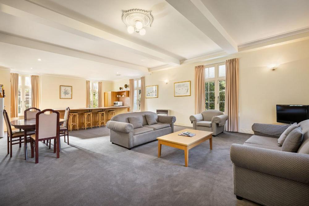 Quest Trinity House Aparthotel Hobart Bagian luar foto