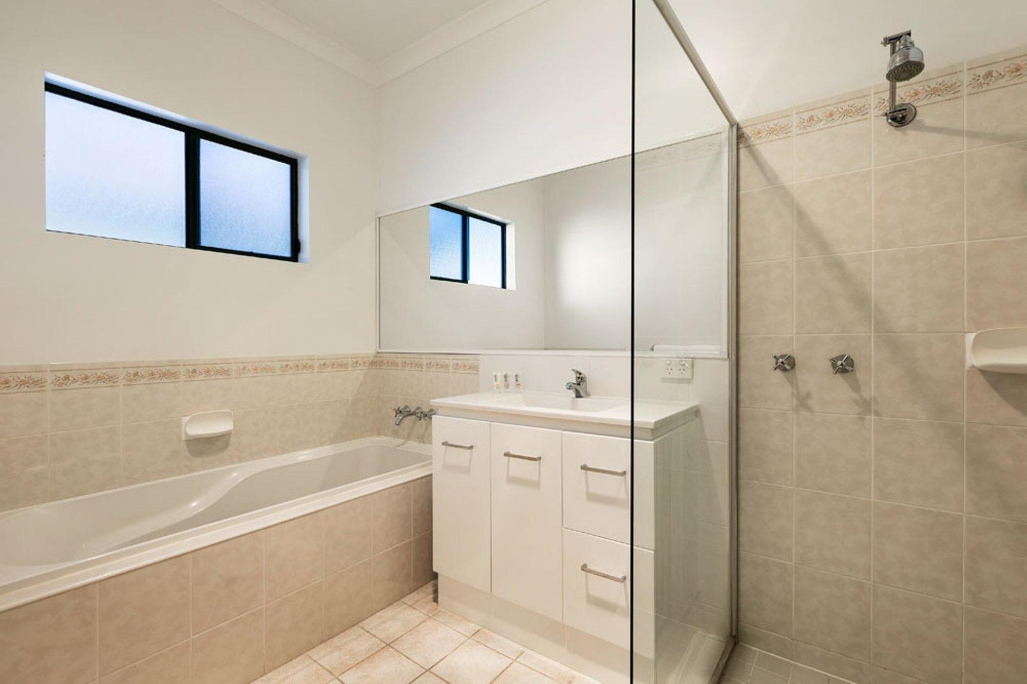 Quest Trinity House Aparthotel Hobart Bagian luar foto